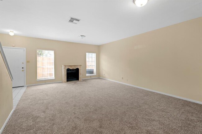 Building Photo - 4001 Tanglewilde St
