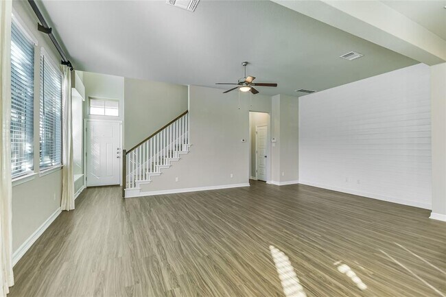 Foto del edificio - 2311 Dillon Pond Ln