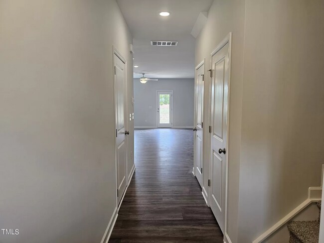 Building Photo - 67 Village Edge Dr