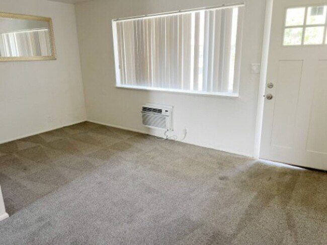 Foto del edificio - 2 Bed / 1 Bath Apartment in Provo!
