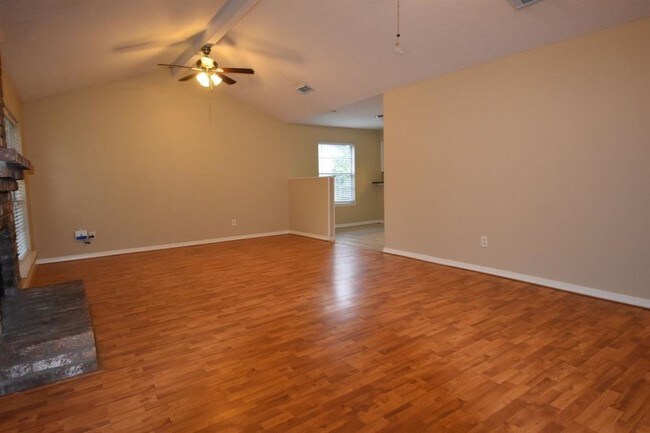 Building Photo - 506 Tresvant Dr