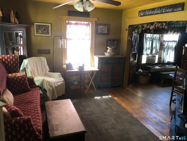 Foto del edificio - 317-319-319 Garden St