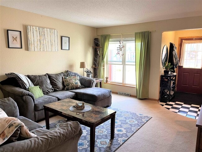 Building Photo - 1933 Northwestern Ave