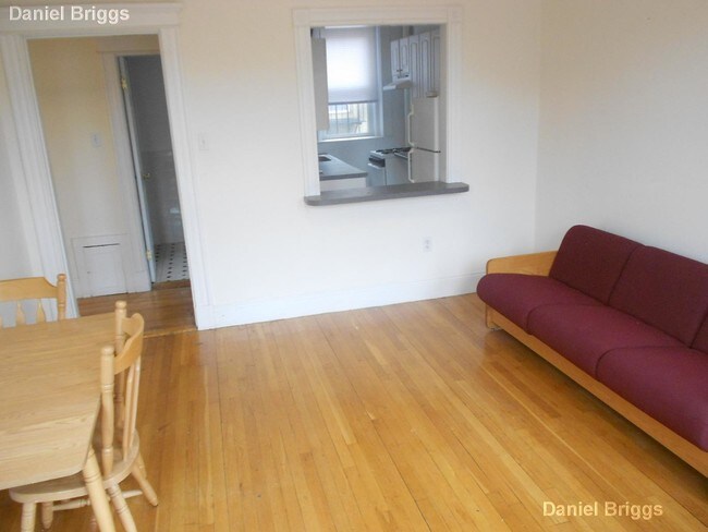 Building Photo - Fantastic September 1st Brookline Line GEM!