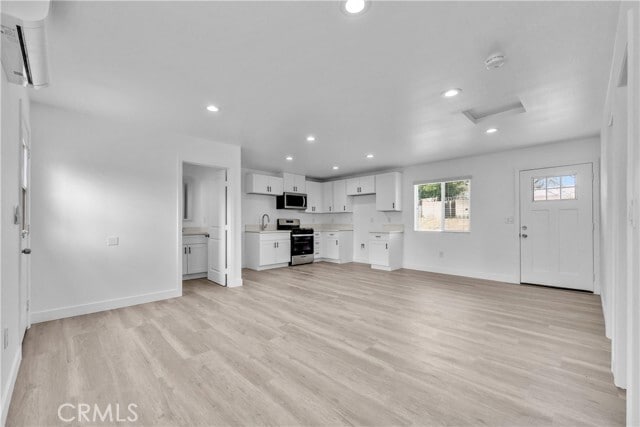 Building Photo - 9156 Catawba Ave