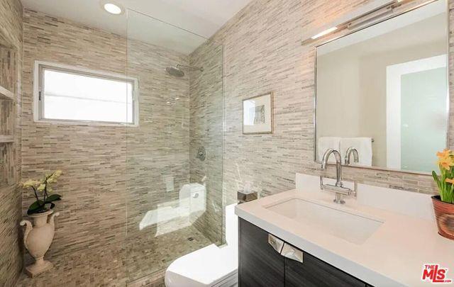 Foto principal - 1145 Larrabee St