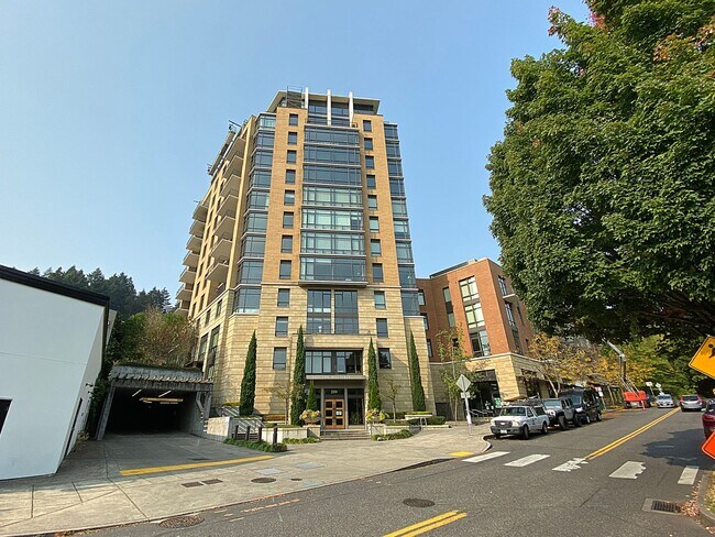 Foto del edificio - Fantastic 11th Floor Westerly Condo with C...