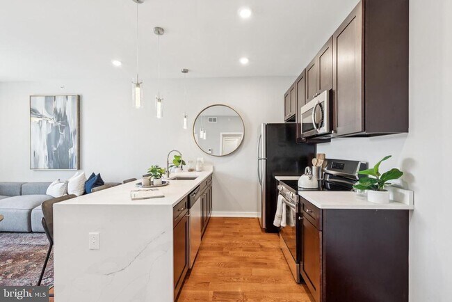 Foto del edificio - 203 Haverford Ave