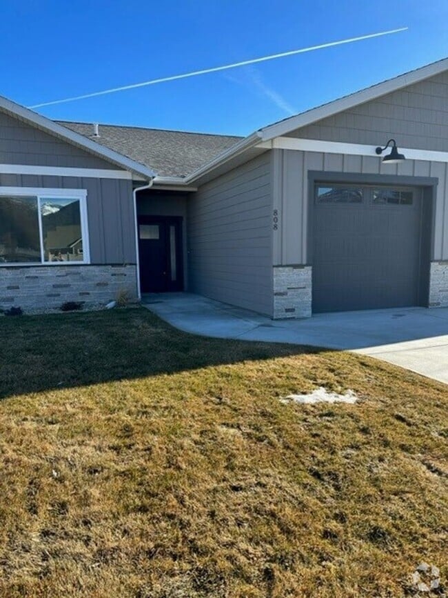 Building Photo - 808 Van Allen Way