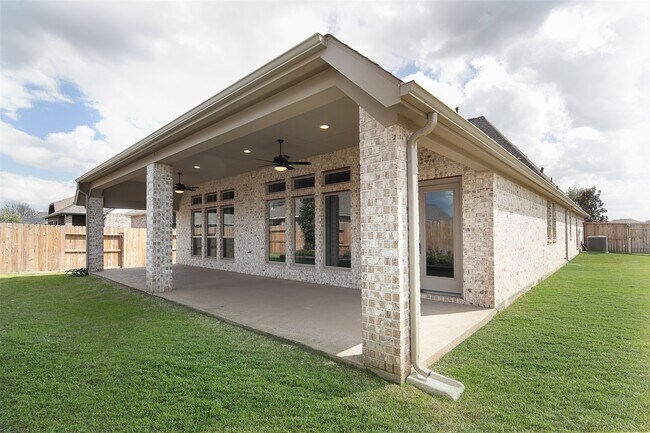 Foto del edificio - 8703 Azalea Crossing Ct