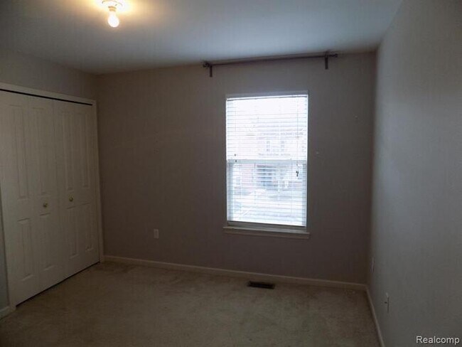 Building Photo - 47524 Ormskirk Dr