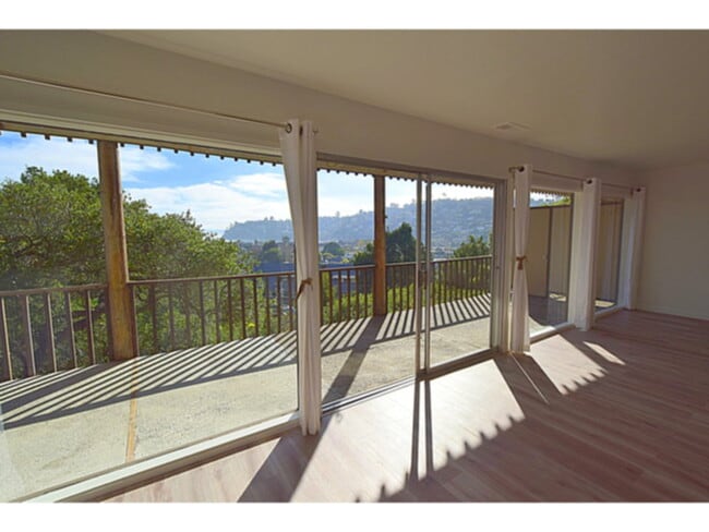 Building Photo - NEW LISTING!! NEW KITCHEN,2 NEW BATHS, QUA...