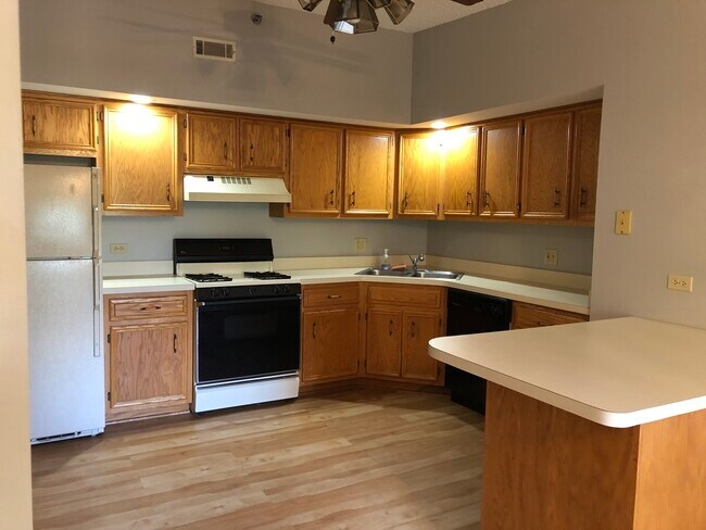 Building Photo - 1113 E Division St