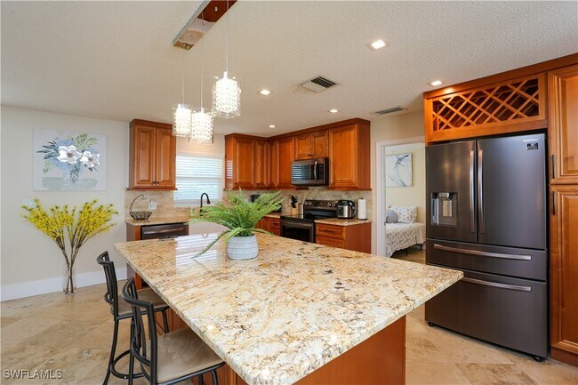 Foto del edificio - 698 107th Ave N