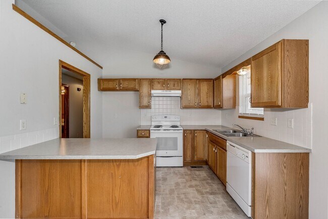 Foto del edificio - 3 Bedroom home in Maize School district