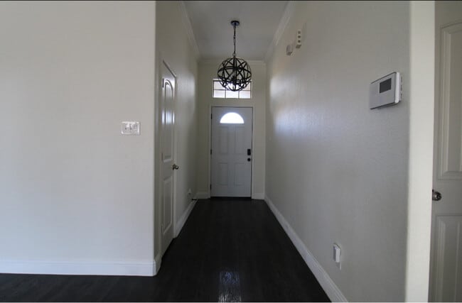 Foto del edificio - 1405 Meadowlark Ln