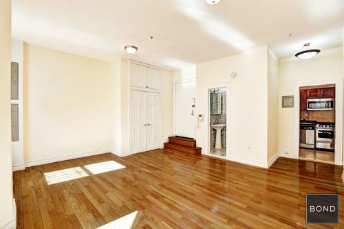 Building Photo - 162 E 36th St