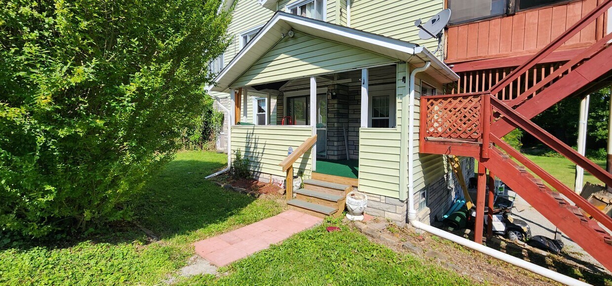 Primary Photo - 5621 Curry Rd