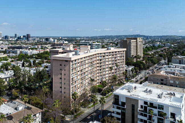 Context - 100 S Doheny Dr