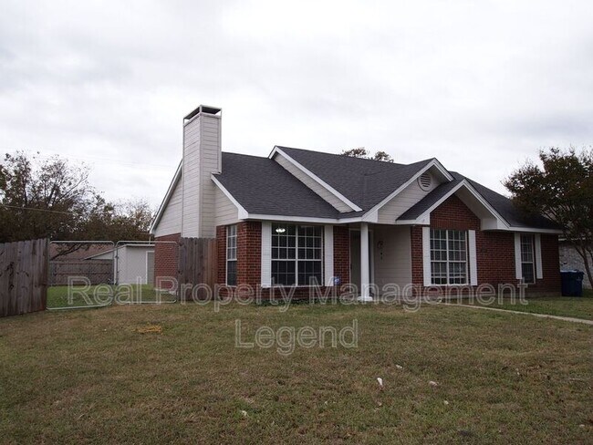 Foto del edificio - 801 Shadybrook Ln