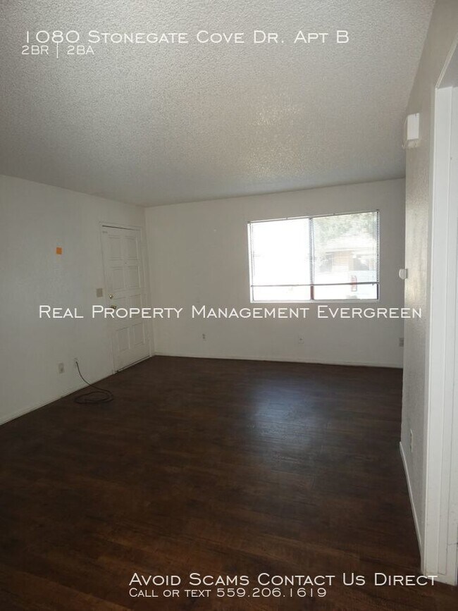 Foto del edificio - 1080 Stonegate Cove Dr