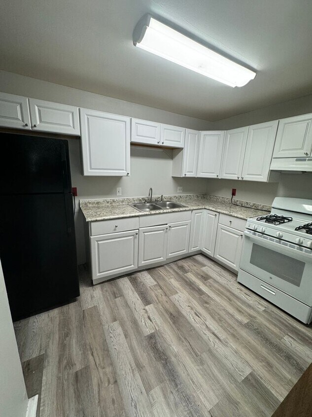 Primary Photo - Montana Estates