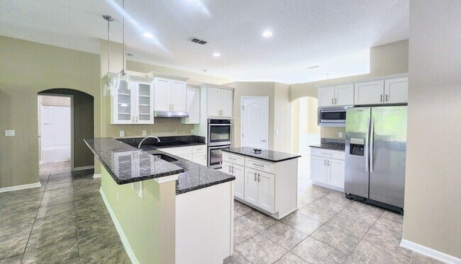 Foto del edificio - Charming 4-Bedroom Home in Middleburg with...