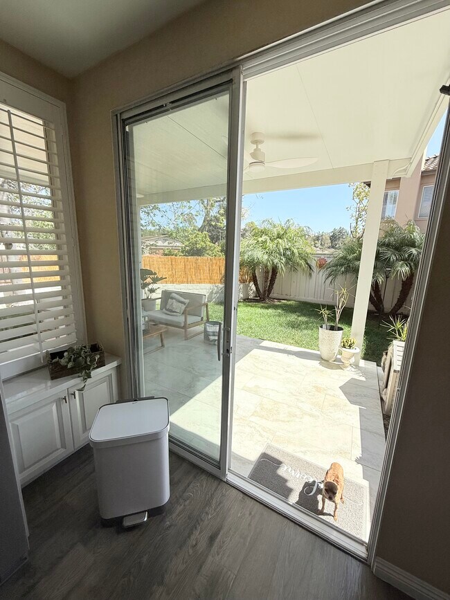Building Photo - 2204 Lago Ventana