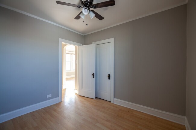Foto del edificio - 2416 W Fargo Ave