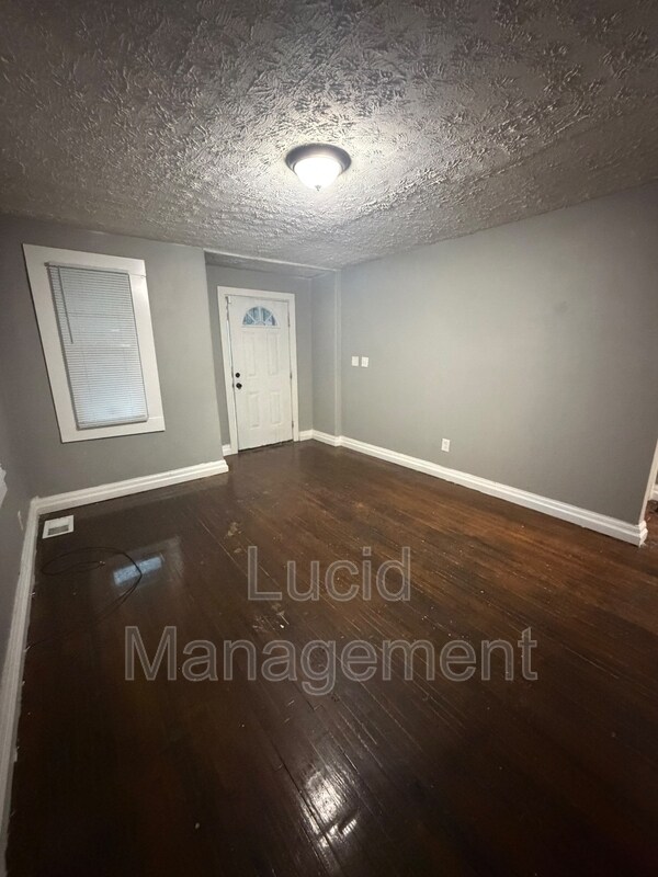 Foto del edificio - 724 W Evelyn Ave