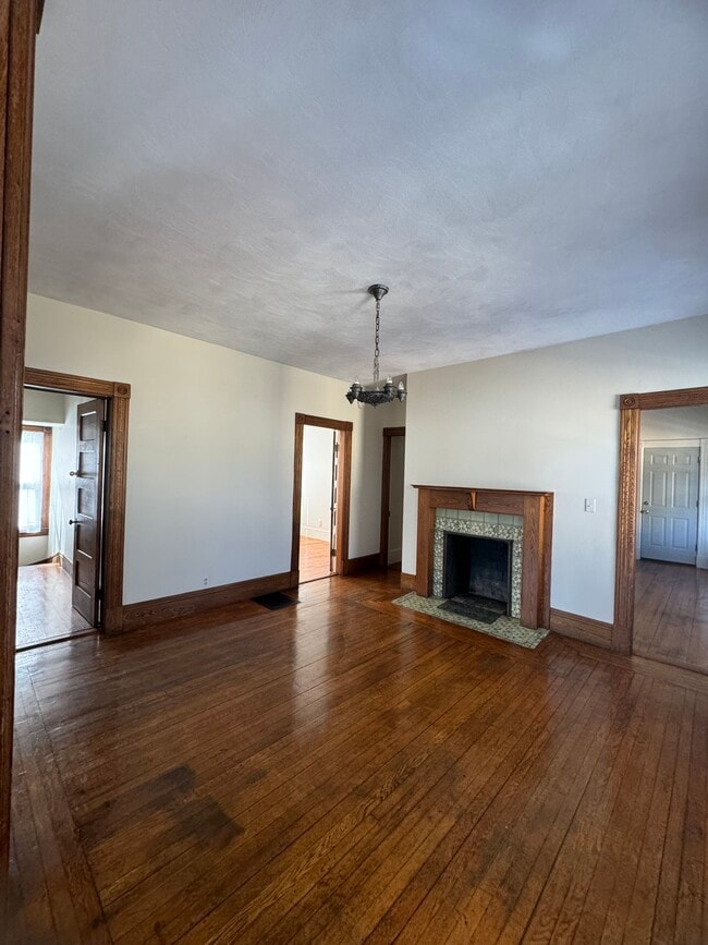 Building Photo - 21 Lafayette St