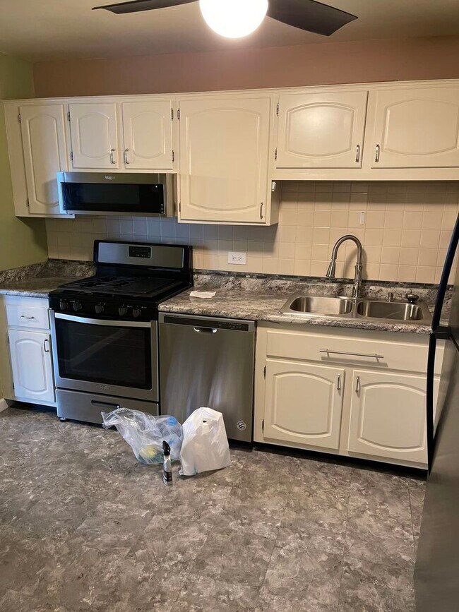 4711 St Joseph Creek Rd Unit 5C, Lisle, IL 60532 Condo for Rent in Lisle, IL