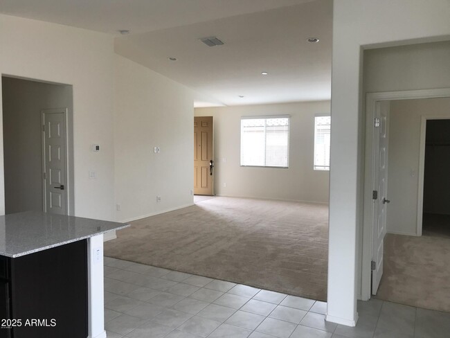 Building Photo - 536 E Creosote Dr