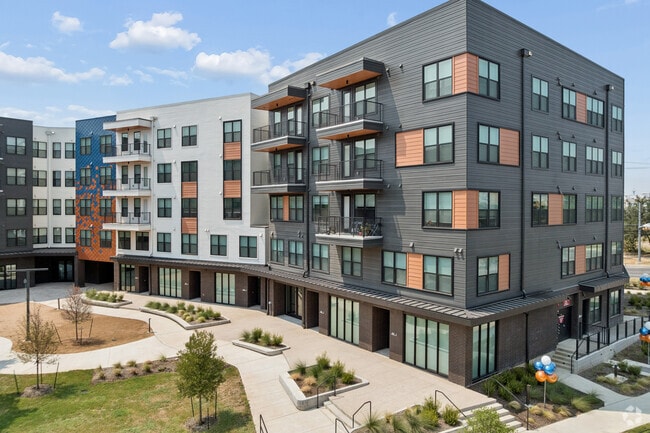 Building Photo - Seabrook Square
