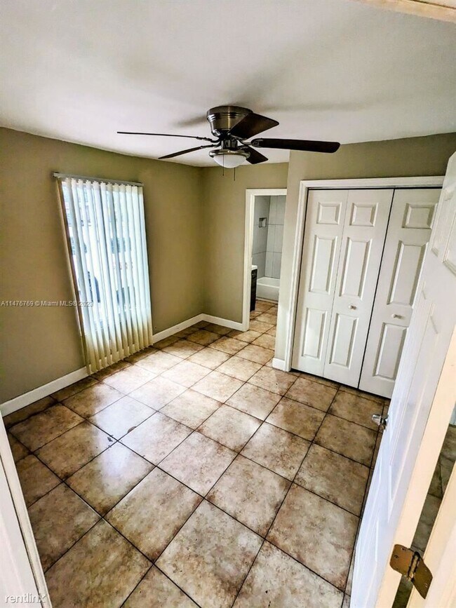 Building Photo - 3 br, 2 bath House - 141 NW 10th St # A