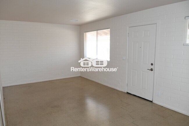 Foto del edificio - 2532 E Adams St
