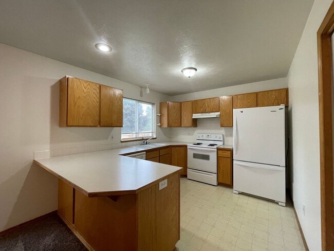 Building Photo - 3115 E 44th Ave