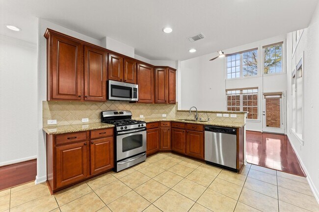 Building Photo - 1246 Glenwood Canyon Ln