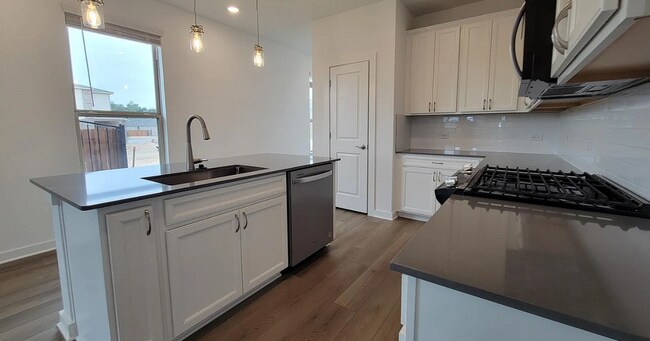 Building Photo - 465 Bristlecone Bnd
