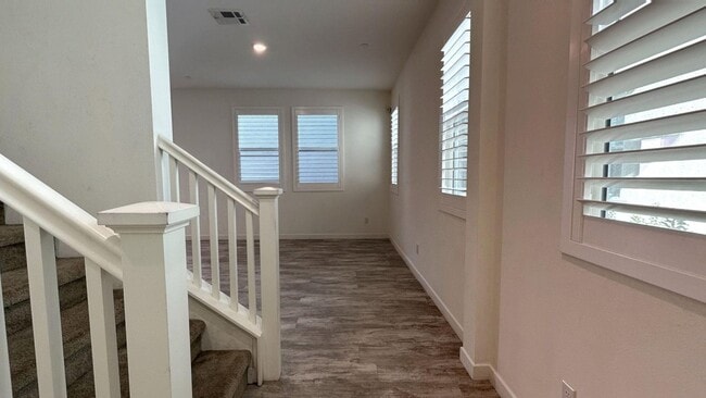 Building Photo - 26149 Park Ave