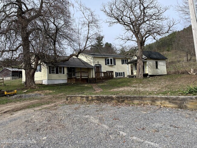 Building Photo - 160 Windy Ridge Rd