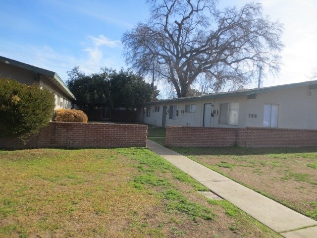 Building Photo - 701 S Encina St