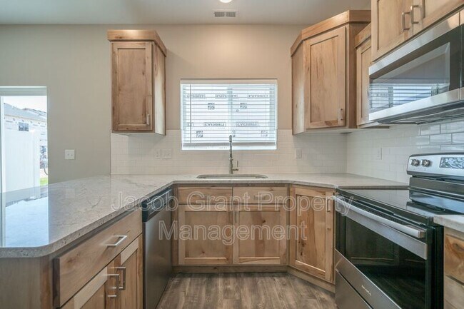 Building Photo - 1801 Jennie Lee Drive