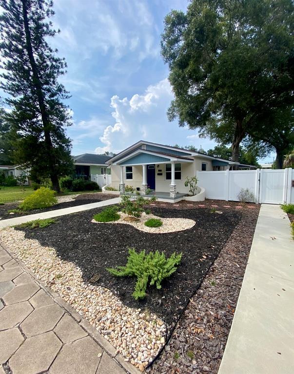 Foto principal - 2161 8th Ave N