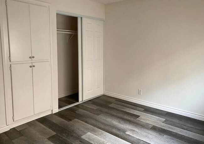 Foto del edificio - 1055 Walnut Grove Ave