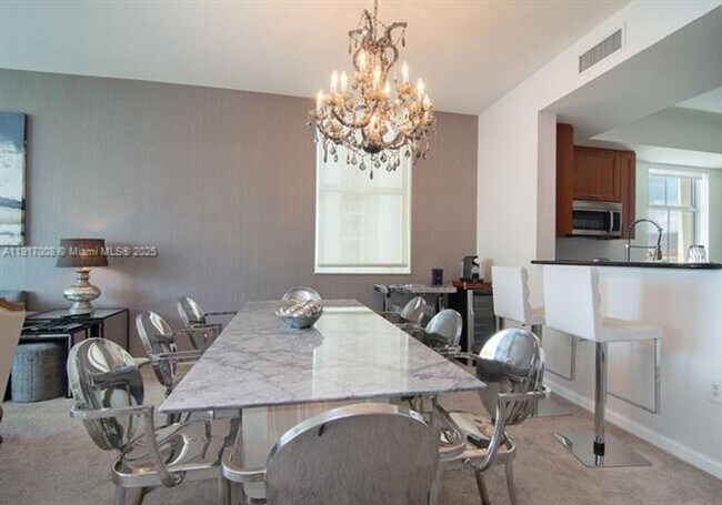 Foto del edificio - 3340 NE 190th St