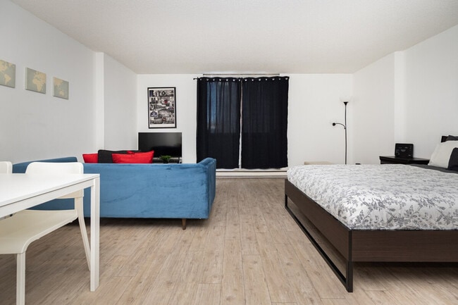 Photo du bâtiment - 1121 Rue De Bullion