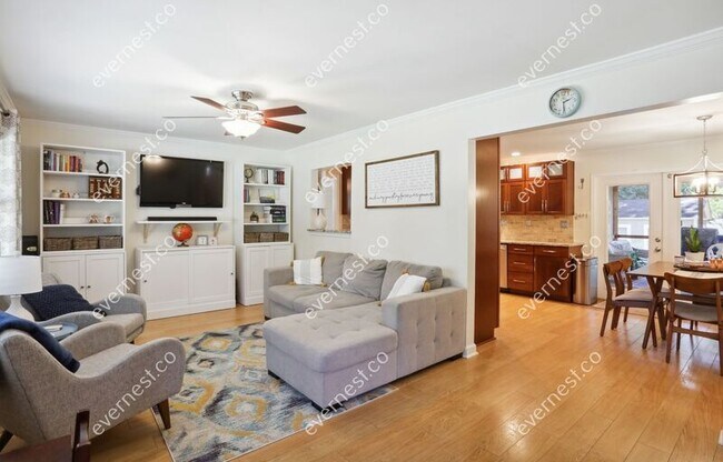 Building Photo - 2985 Westbury Dr