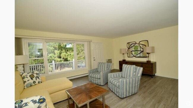 Building Photo - 524 Laurel Lake Rd