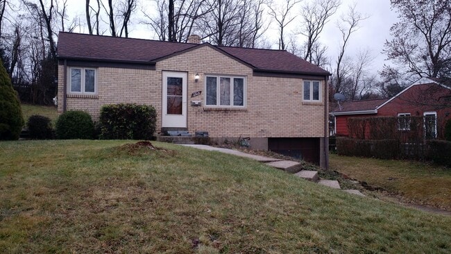 Photo - 2515 Sylvania Dr House